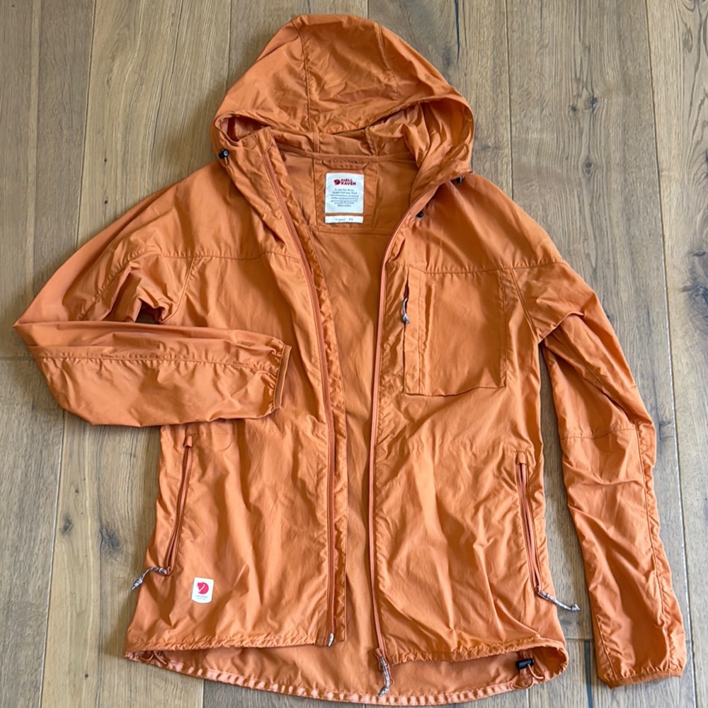 Fjallraven Lightweight Hooded Jacket
